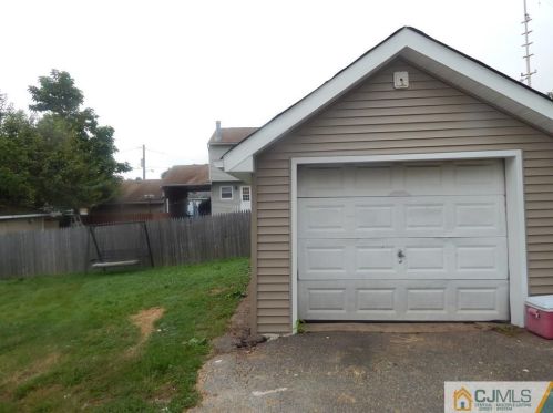 19 Hillside Ave, Woodbridge NJ  07095-3611 exterior