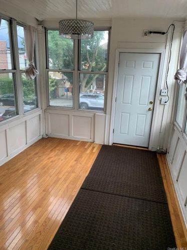 4023 Gunther Ave, Bronx NY 10469-2727 exterior