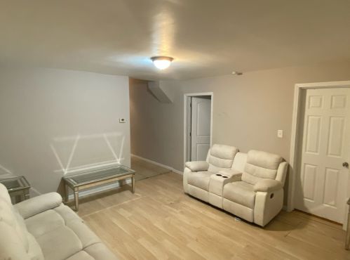 10024 Avenue, Chicago IL 60617-5915 exterior