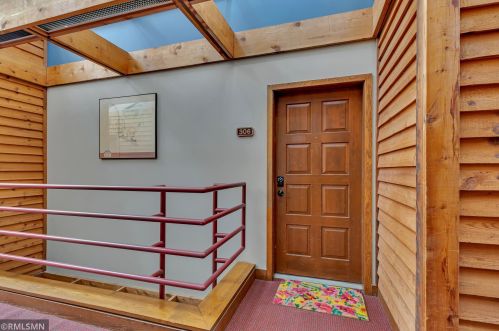 1372 Carling Dr, Saint Paul MN  55108-4203 exterior