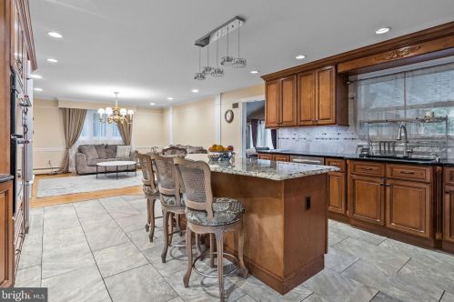 3883 Dempsey Ln, Huntingdon Valley PA  19006-1901 exterior