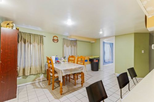 4577 Elston Ave, Chicago IL 60618-1813 exterior