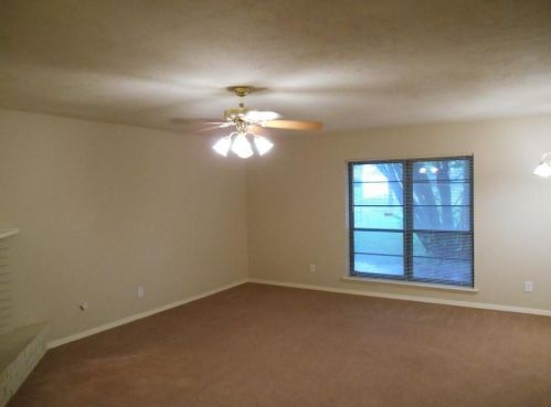 7301 Christie Ln, Dallas TX  75249-1004 exterior