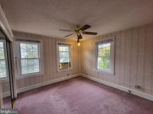 10 Elmwood Ave, Manor PA 19036-1908 exterior