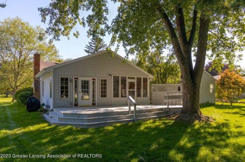 3914 Pr Ln, Dewitt MI exterior