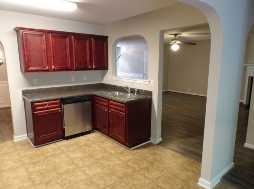 5492 Bluegrass Dr, Atlanta GA  30349-2957 exterior