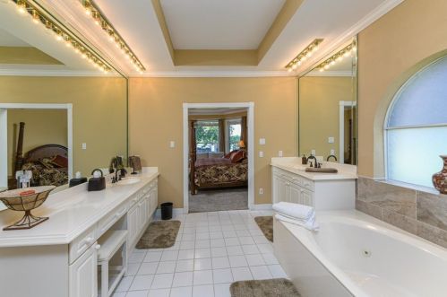 48 La Costa Dr, Montgomery TX 77356-5357 exterior