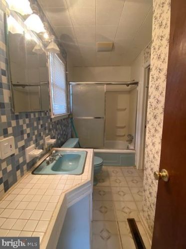 2201 Andover Rd, Riverton NJ 08077-3509 exterior