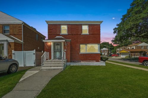 7730 Hamilton Ave, Chicago, IL 60620-5732