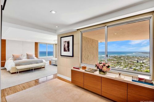 360 Puuikena Dr, Honolulu HI 96821-0025 exterior