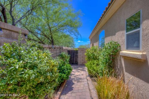 12742 Yellow Bird Rd, Tucson AZ 85755-7416 exterior