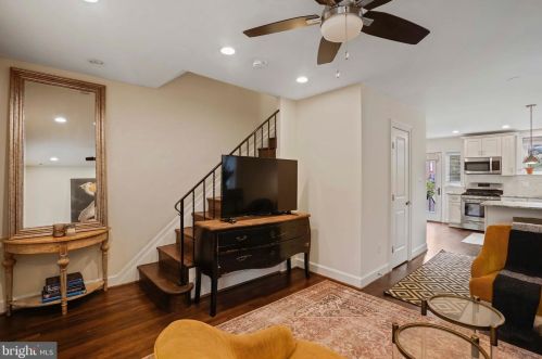 1106 Colonial Ave, Alexandria VA  22314-1325 exterior