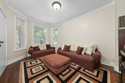 2943 Fairfield Ave, Chicago IL 60625-2719 exterior