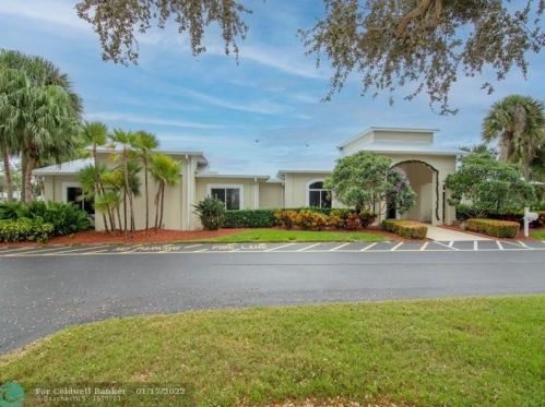 5777 Travelers Way, Fort Pierce FL 34982-4051 exterior