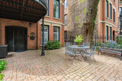 2044 Bissell St, Chicago IL 60614-4206 exterior