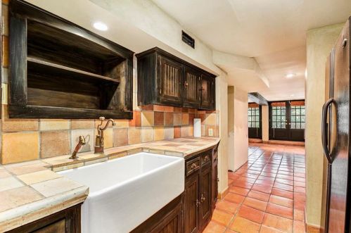 2378 Glenwood Dr, Atlanta GA  30305-4339 exterior