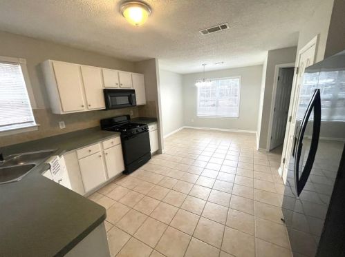 1623 Rogers Crossing Dr, Lithonia GA  30058-7011 exterior