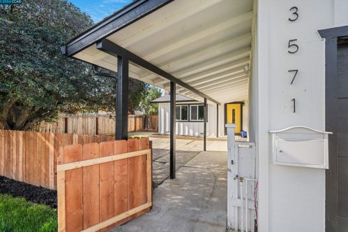 3571 Cardinal Dr, Concord CA 94520-1501 exterior