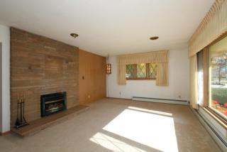 2302 Clayton Crst Ave, Milwaukee WI  53221-3836 exterior