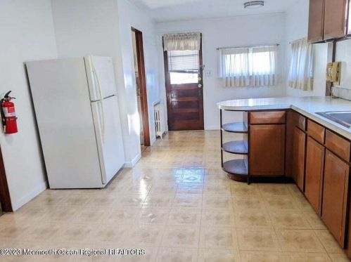 6 Lincoln Ave, Edison NJ exterior