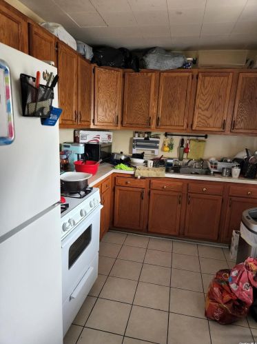 56 Jamaica Ave, Valley Stream NY 11580-6314 exterior