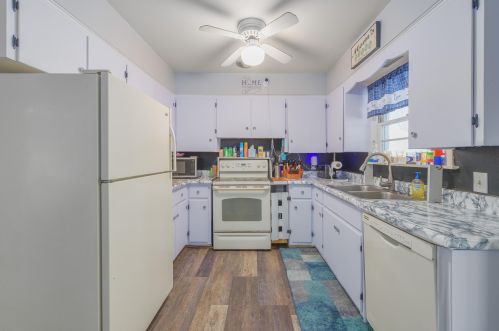 668 Melrose St, Plainwell MI 49080-2207 exterior