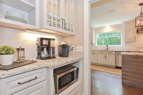 5 Maple Ln, Sutton MA 01590-1810 exterior