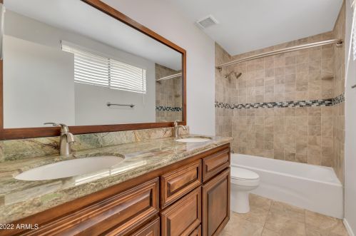 4713 10 St, Phoenix AZ 85020-2625 exterior