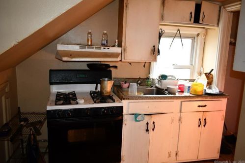 12 Adamson Ave, Norwalk CT 06854-4602 exterior