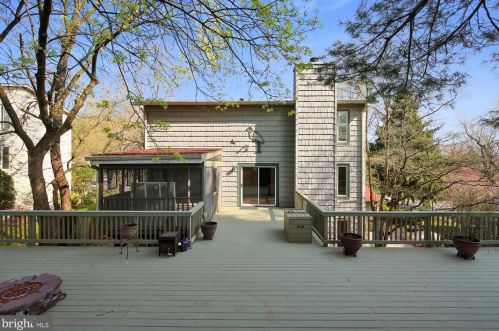 1904 Dundee Rd, Rockville MD 20850-3135 exterior