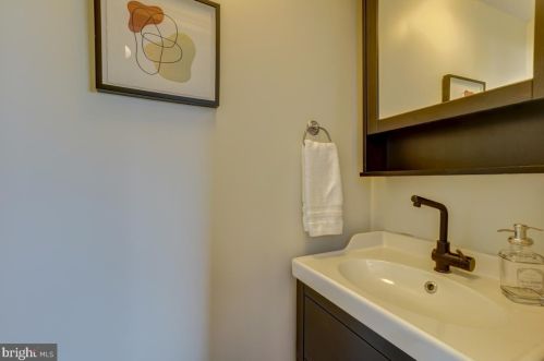 1320 Corbin Pl, Washington DC 20002 exterior