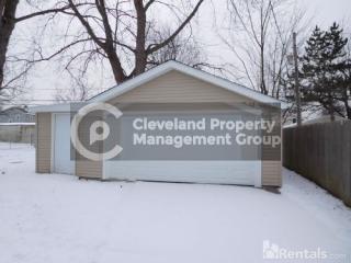 34 William St, Cleveland OH  44146-4632 exterior