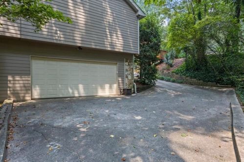 634 Green Valley Dr, Smyrna GA 30082-4107 exterior