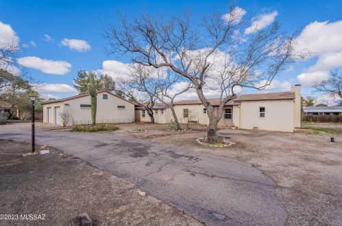 4025 Burns St, Tucson, AZ 85711-2806