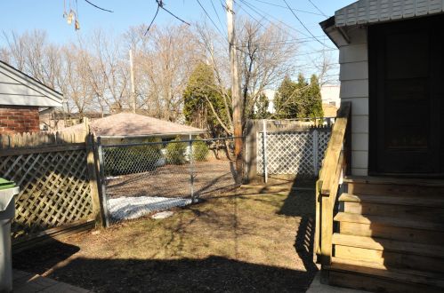 407 61, Milwaukee WI 53213-4124 exterior