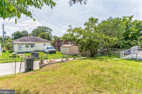 4243 Dix St, Washington DC 20019-2875 exterior