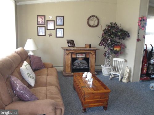 522 Carbon St, Primrose PA 17901-3720 exterior