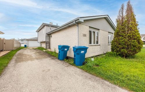 12519 Arbor Dr, Chicago, IL 60803-1092