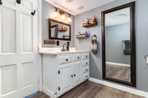 35 Village Rd, Concord NH  03304-4435 exterior