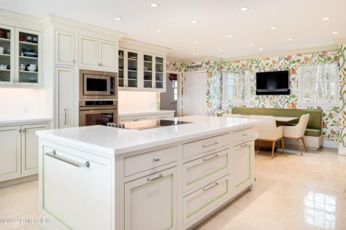 7 Cobb Is Dr, Greenwich CT 06830-7244 exterior