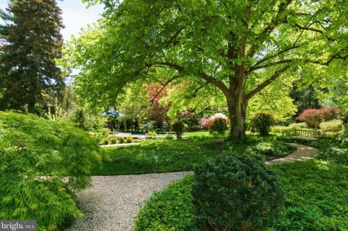 91 Edgerstoune Rd, Princeton NJ 08540-6746 exterior