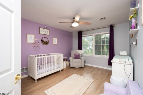 68 Terrace Ave, Town Center NJ  07052-3662 exterior