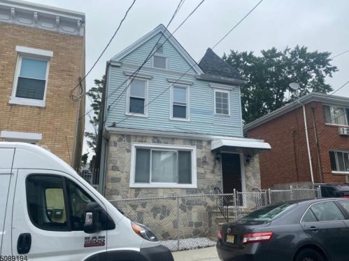 18 Grove Ter, Irvington NJ  07111-3820 exterior