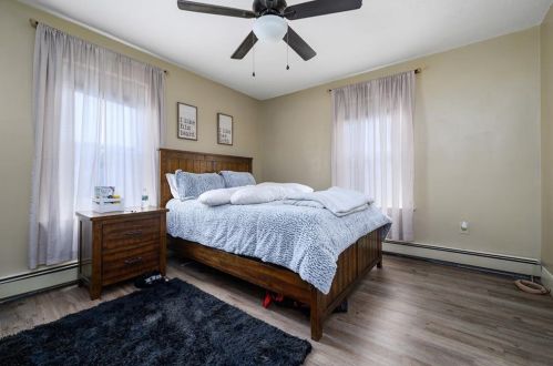 82 Ave B, Woonsocket RI 02895-6262 exterior