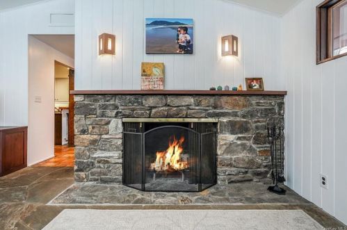 6 Half Mile Rd, Armonk NY exterior