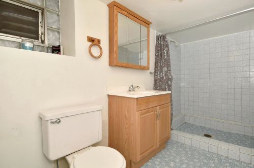 3854 Claremont Ave, Chicago IL 60618-3820 exterior