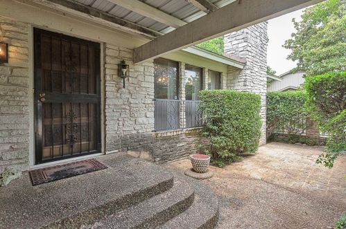 304 Blue Rdg Trl, Austin TX 78746-4538 exterior