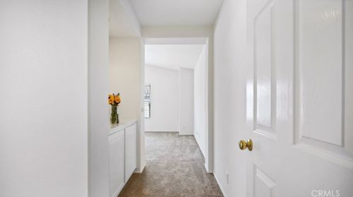 2940 Nau Ave, Tustin CA 92782-3377 exterior