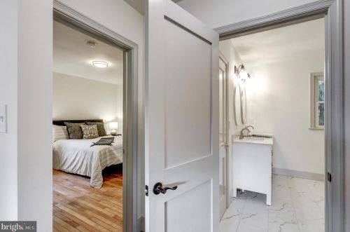 1303 Willow Street Pike, Lancaster PA  17602-4633 exterior