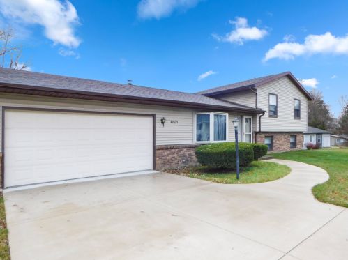 4805 Briarhill Dr, Kalamazoo, MI 49024-9537